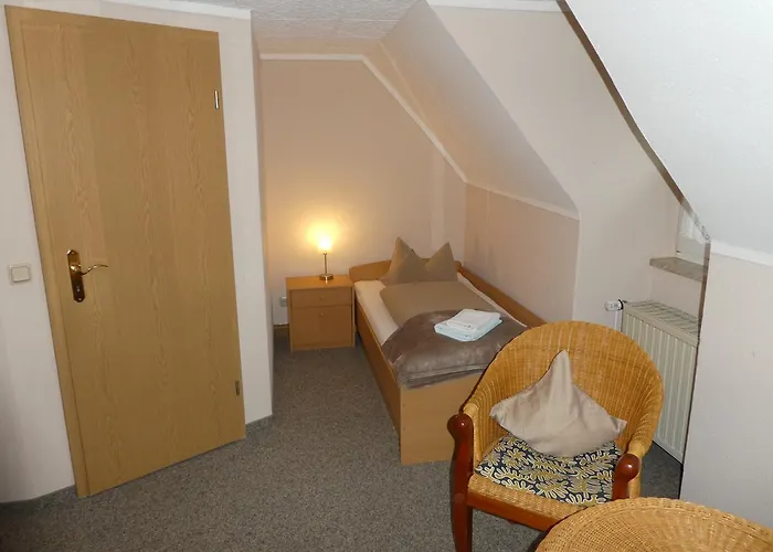 Gaststaette & Oelmuehle بيت ضيافة 2*