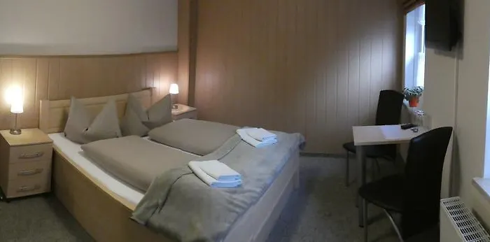 Gaststaette & Oelmuehle بيت ضيافة 2*