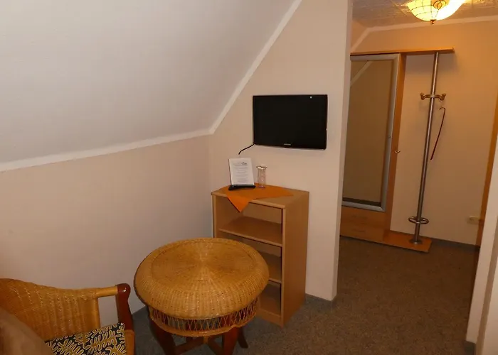 Gaststaette & Oelmuehle بيت ضيافة