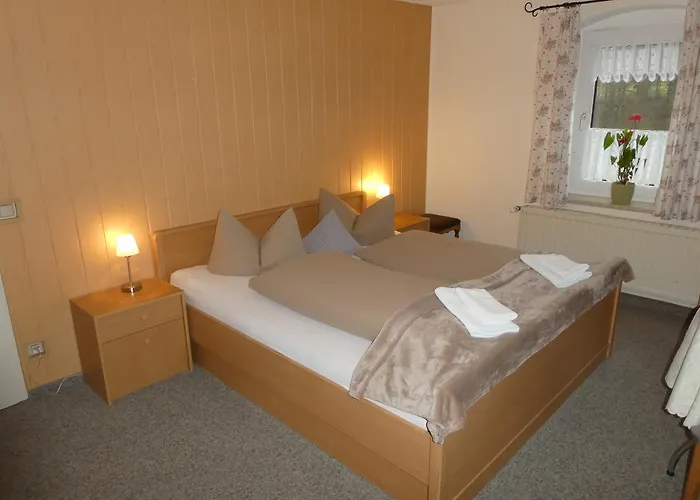 Gaststaette & Oelmuehle بيت ضيافة Oberschöna