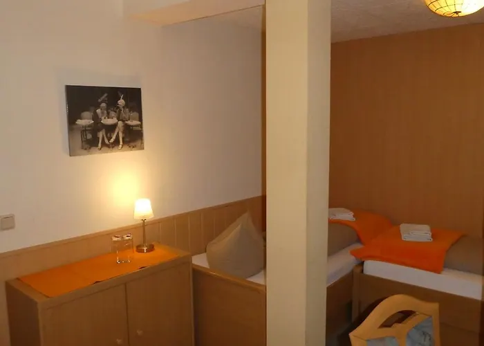 Gaststaette & Oelmuehle بيت ضيافة